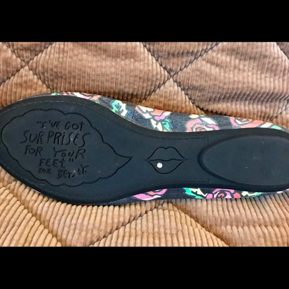 BETSEY JOHNSON FLATS - SIZE 9 but would fit 8.5 - Picture 6 of 7